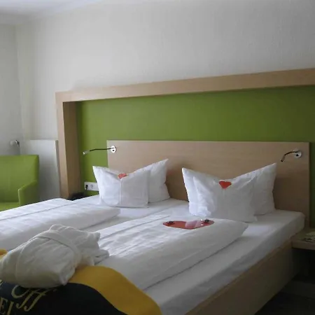 Off Hotel